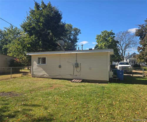 3054 Brisbane St, Commerce Township, MI, 48390-1116 | Card Image