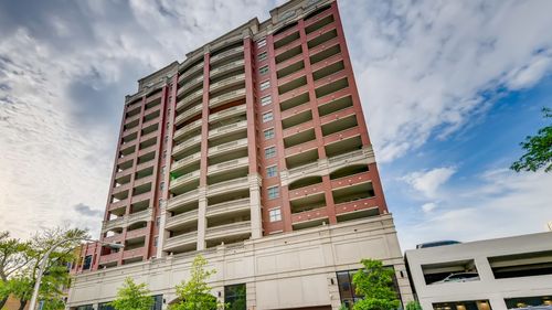 502-828 W Grace Street, Chicago, IL, 60613 | Card Image