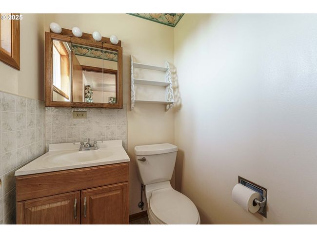 1938 Nw Sierra Ln, House other with 3 bedrooms, 2 bathrooms and 2 parking in Camas WA | Image 15