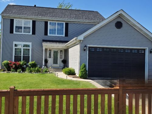 460 W Sweet Clover Rd, Round Lake, IL, 60073-4220 | Card Image