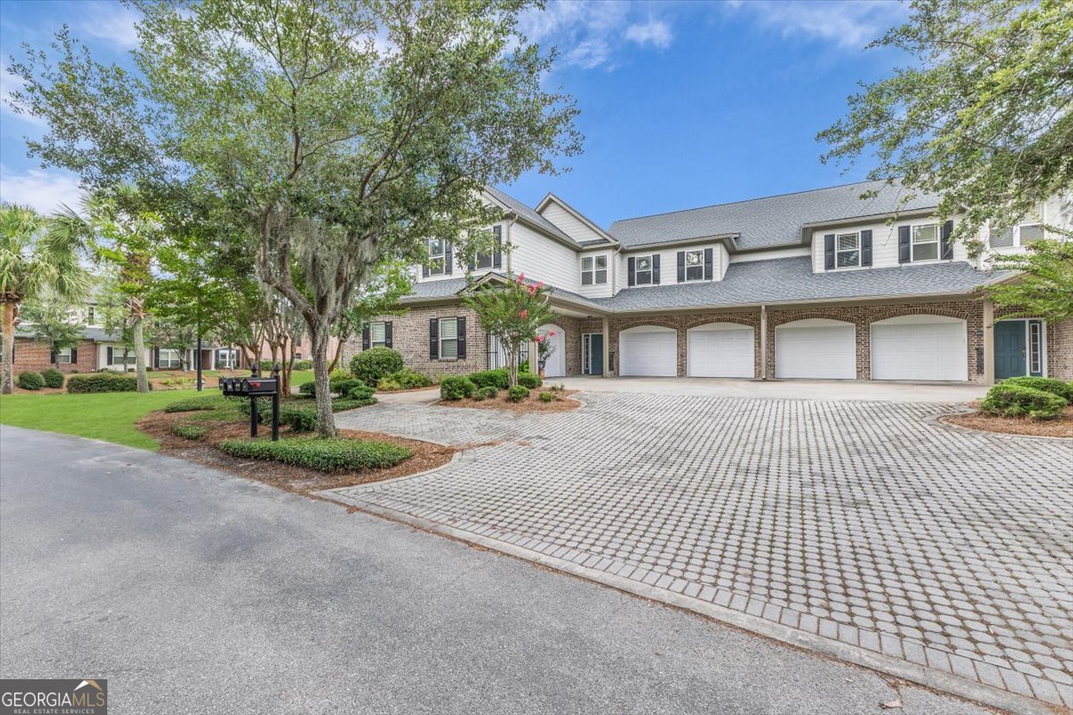 Residential in Richmond Hill 3