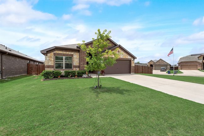 210 High Point Way, House other with 4 bedrooms, 2 bathrooms and null parking in Justin TX | Image 4