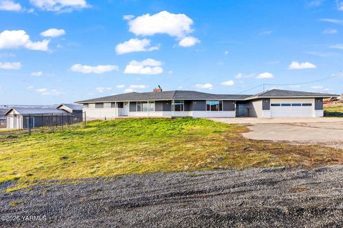 2030 Sunset Way, Cowiche, WA, 98923-9744 | Card Image