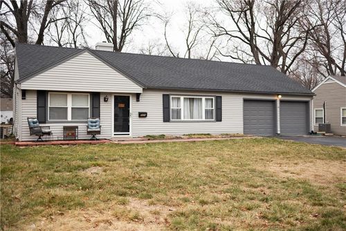 2224 W 78th St, Prairie Village, KS, 66208-3813 | Card Image