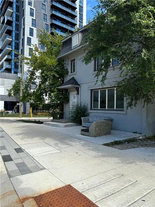 5b-124 King St N, Waterloo, ON, N2J2X8 | Card Image