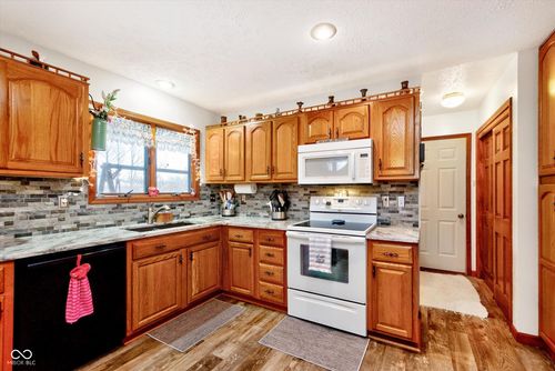 1918 Summer Pl, Anderson, IN, 46012-3195 | Card Image