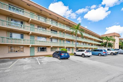 206-300 Village Green Cir S, Palm Springs, FL, 33461-6517 | Card Image