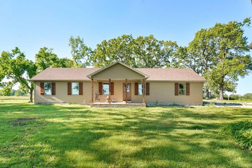 18519 Farm Road 2000, Aurora, MO, 65605-6468 | Card Image