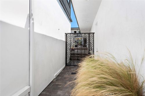 d-326 N Coast Hwy, Laguna Beach, CA, 92651 | Card Image