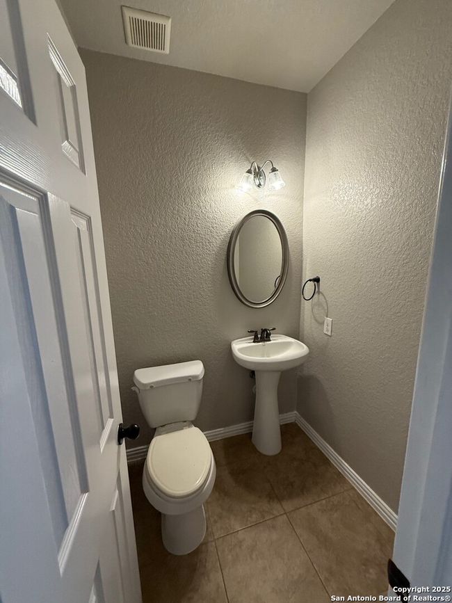 10717 Barnsford Ln, House other with 4 bedrooms, 4 bathrooms and null parking in Helotes TX | Image 34