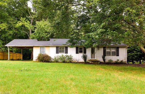 1070 Tom Gordon Rd, King, NC, 27021-8325 | Card Image