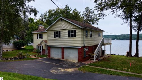 110 S Intermediate Lake Rd, Central Lake, MI, 49622-9560 | Card Image