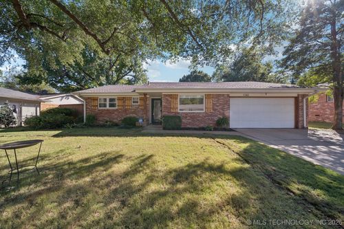 1542 E 58th St, Tulsa, OK, 74105-8002 | Card Image