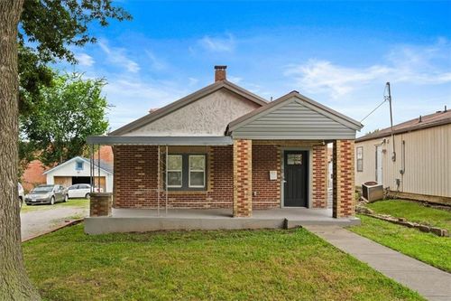 2105 83rd Ter, Kansas City, MO, 64132-2242 | Card Image