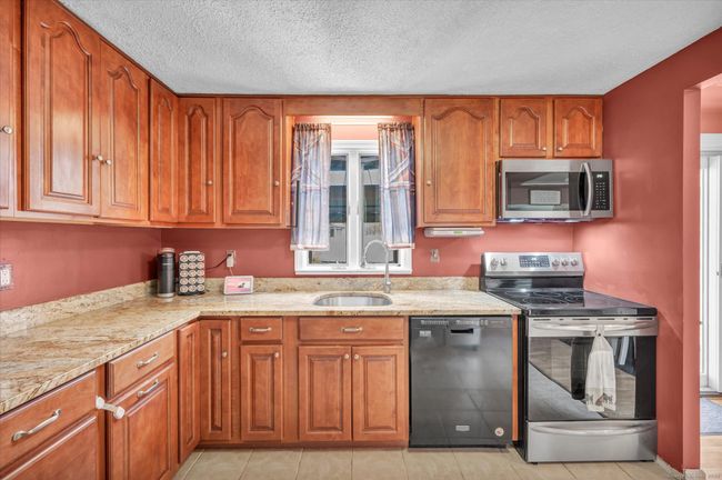 117 E Side Dr, House other with 3 bedrooms, 2 bathrooms and null parking in Wallingford CT | Image 7