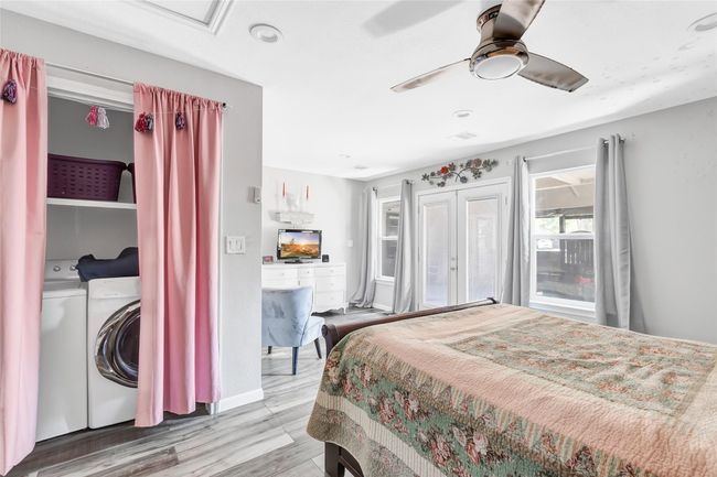 This is the guest suite. | Image 38