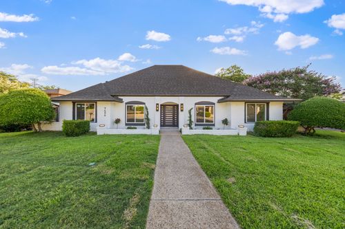 9406 Hilldale Dr, Dallas, TX, 75231-2702 | Card Image