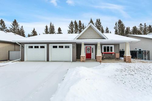 605 5 St Sw, Sundre, AB, T0M1X0 | Card Image