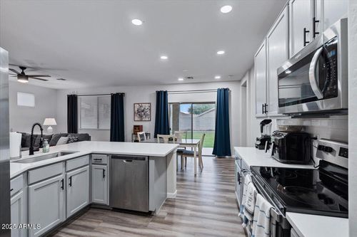 1524 E Gary Way, Phoenix, AZ, 85042-6742 | Card Image