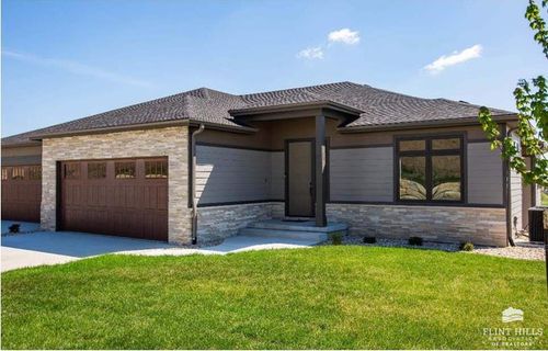 3508 Pinehurst Cir, Manhattan, KS, 66503-9656 | Card Image