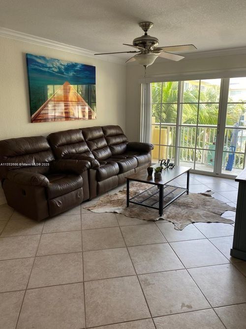 apt-309-1515 E Broward Blvd, Fort Lauderdale, FL, 33301-2141 | Card Image