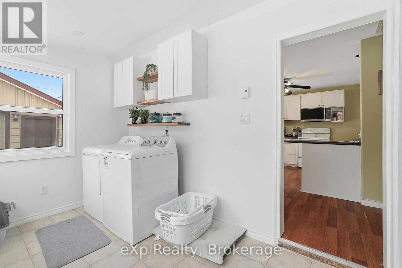 Residential in Wellington North (Mount Forest) 3