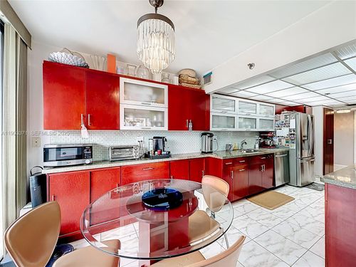 apt-409-210 174th St, Sunny Isles Beach, FL, 33160-3336 | Card Image