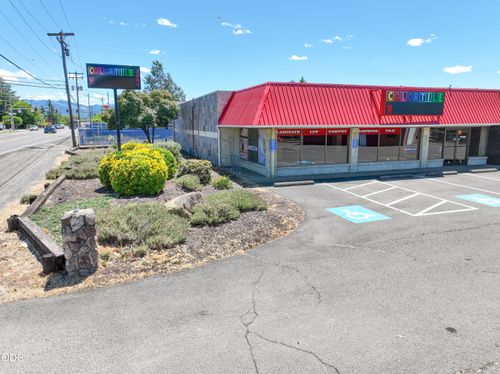 3069 Crater Lake Avenue, Medford, OR, 97504 | Card Image