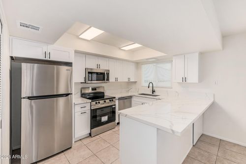 6605 N 44th Ave, Glendale, AZ, 85301-4206 | Card Image