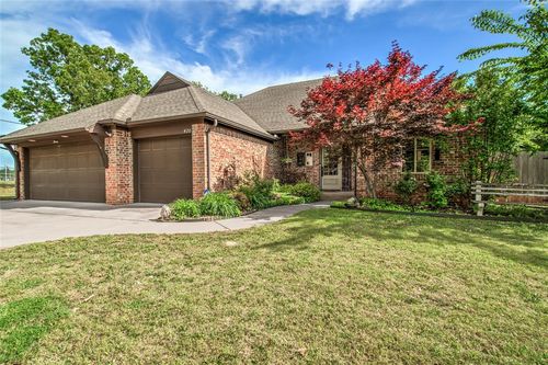 420 Steve Douglas Drive, Edmond, OK, 73034 | Card Image