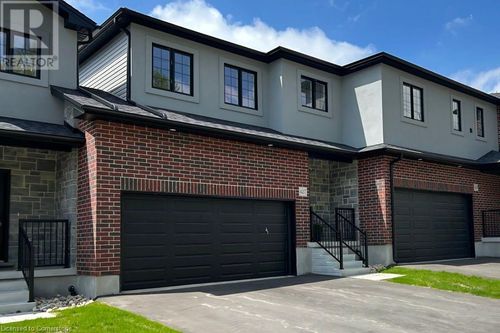 423 Woolwich St, Waterloo, ON, N2K0E8 | Card Image