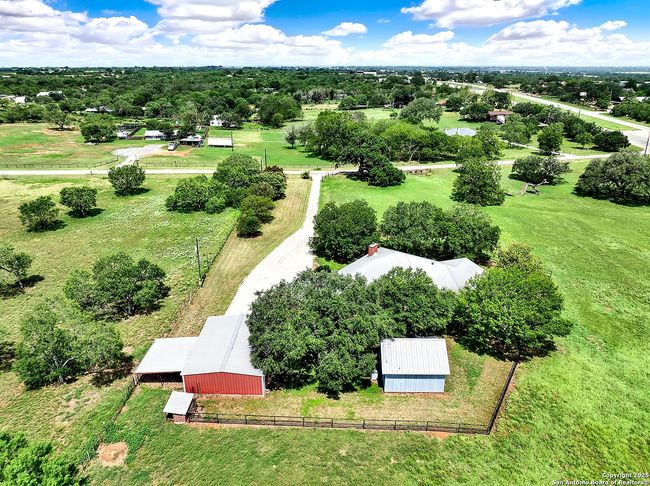 101 Ranch Rd, House other with 3 bedrooms, 3 bathrooms and null parking in Adkins TX | Image 4