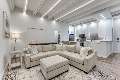 apt-g202-6211 W Northwest Hwy, Dallas, TX, 75225-3467 | Card Image