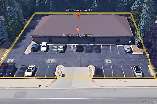 7805 Cooley Lake Rd, West Bloomfield, MI, 48324-3537 | Card Image