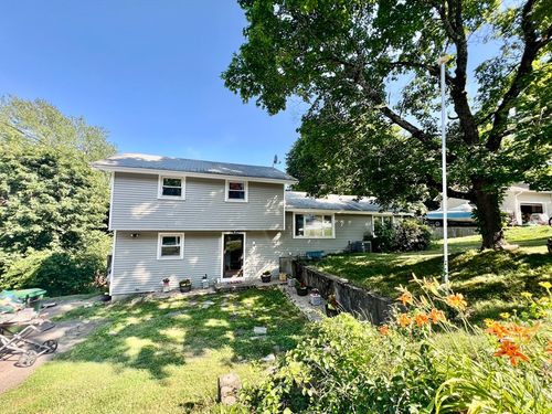 9 Champlain Dr, Hudson, MA, 01749-3106 | Card Image