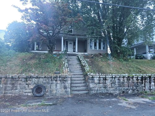 507 Delaware St, Forest City, PA, 18421-1407 | Card Image