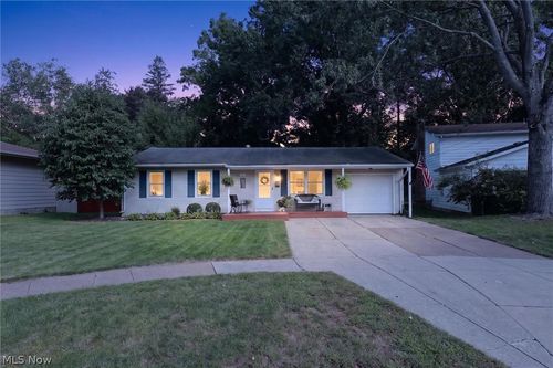 166 Pinewood Dr, Elyria, OH, 44035-6032 | Card Image