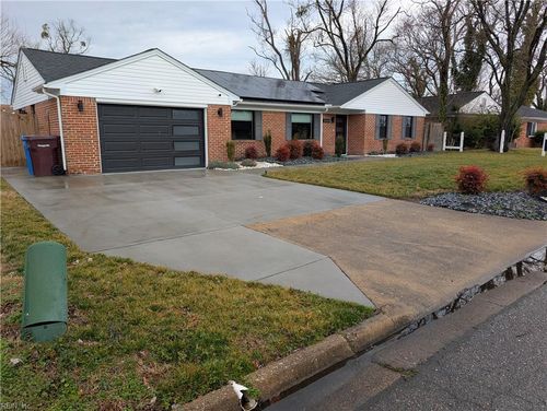 3120 Tournament Dr, Chesapeake, VA, 23323-2516 | Card Image