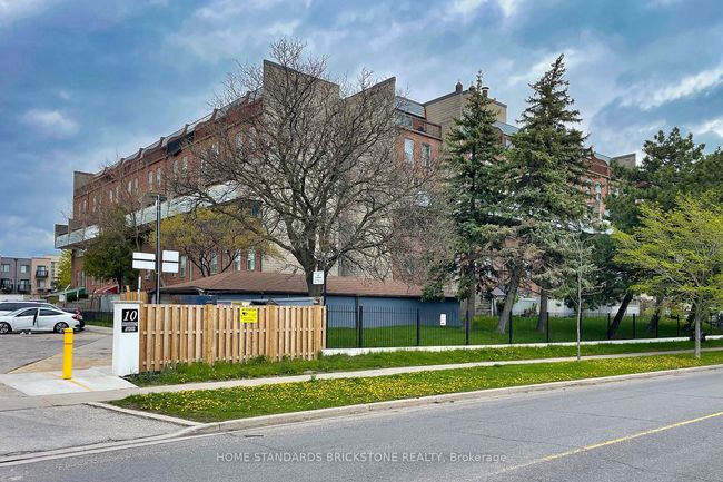 255 - 10 Eddystone Ave, Condo with 3 bedrooms, 2 bathrooms and 1 parking in North York ON | Image 33