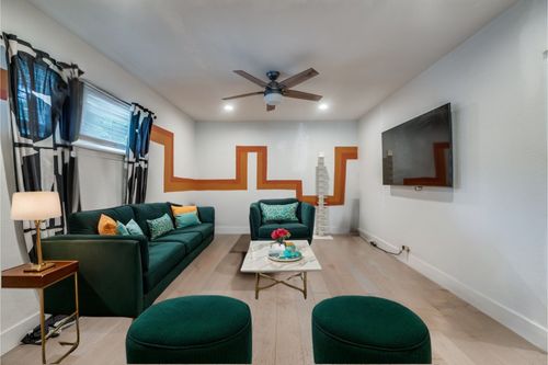 6257 Fenway St, Dallas, TX, 75217-5064 | Card Image