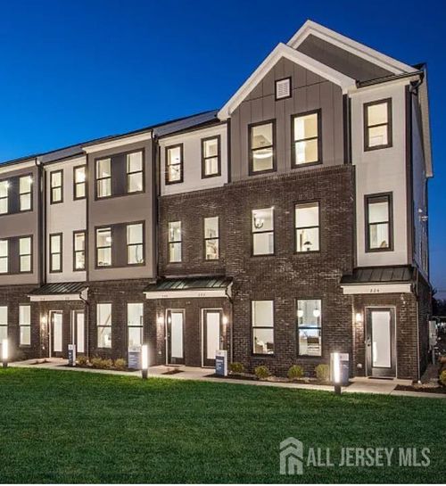 307 Peyton Pl, New Brunswick, NJ, 08901-5014 | Card Image