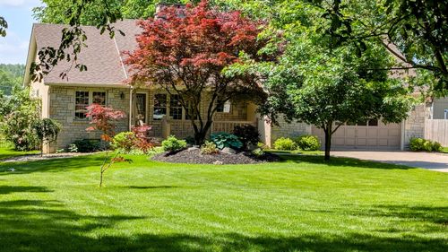 233 Greenbrier Rd, Sunbury, OH, 43074-8398 | Card Image