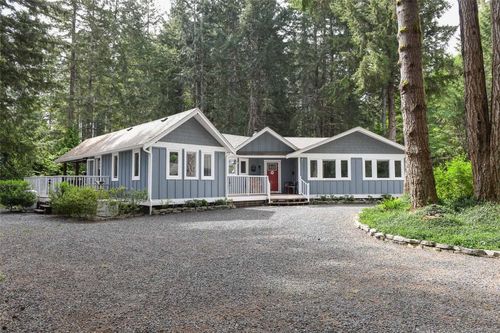 325 Bates Dr, Fanny Bay, BC, V0R1W0 | Card Image