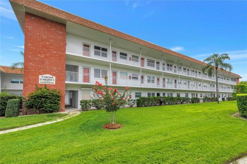 102d-5729 13th Avenue N, ST PETERSBURG, FL, 33710 | Card Image