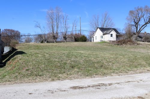 2013 S Main St, Columbia, TN, 38401-4455 | Card Image