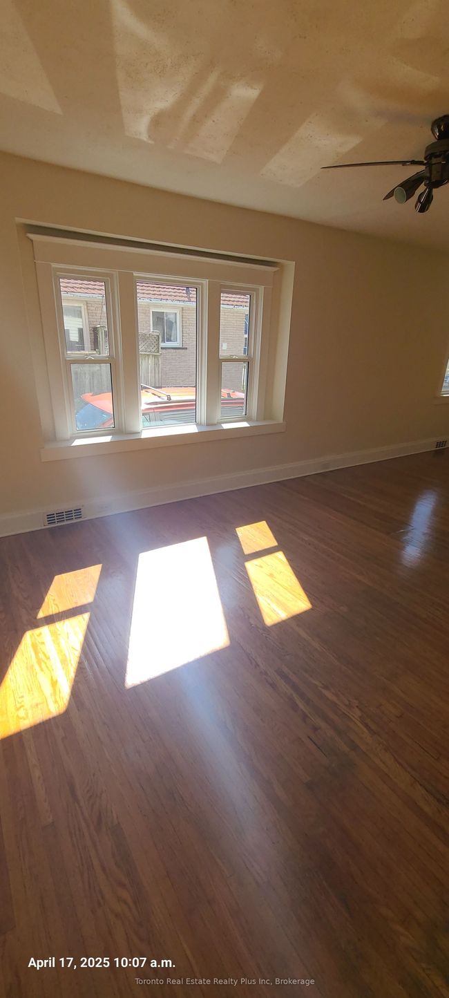 6359 Ker St, House other with 4 bedrooms, 2 bathrooms and 1 parking in Niagara Falls ON | Image 7