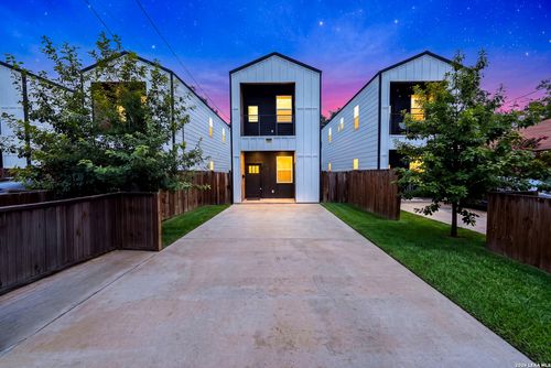 1727 E Crockett St, San Antonio, TX, 78202-3108 | Card Image