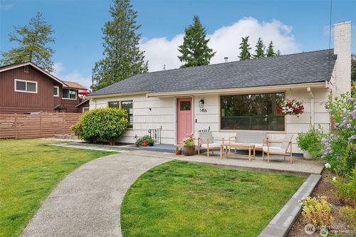1456 N 128th St, Seattle, WA, 98133-7621 | Card Image
