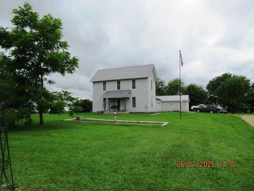719 Quincy Ave, Clarence, IA, 52216-9368 | Card Image