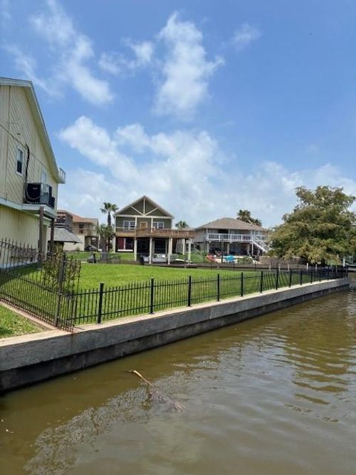 1 N Pelican Street, La Marque, TX, 77568 | Card Image